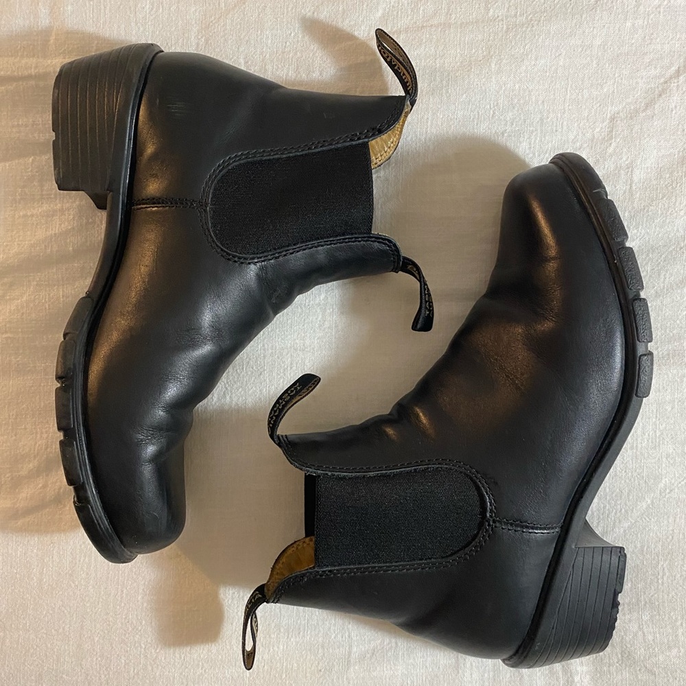 Women’s Black Heeled Blundstones